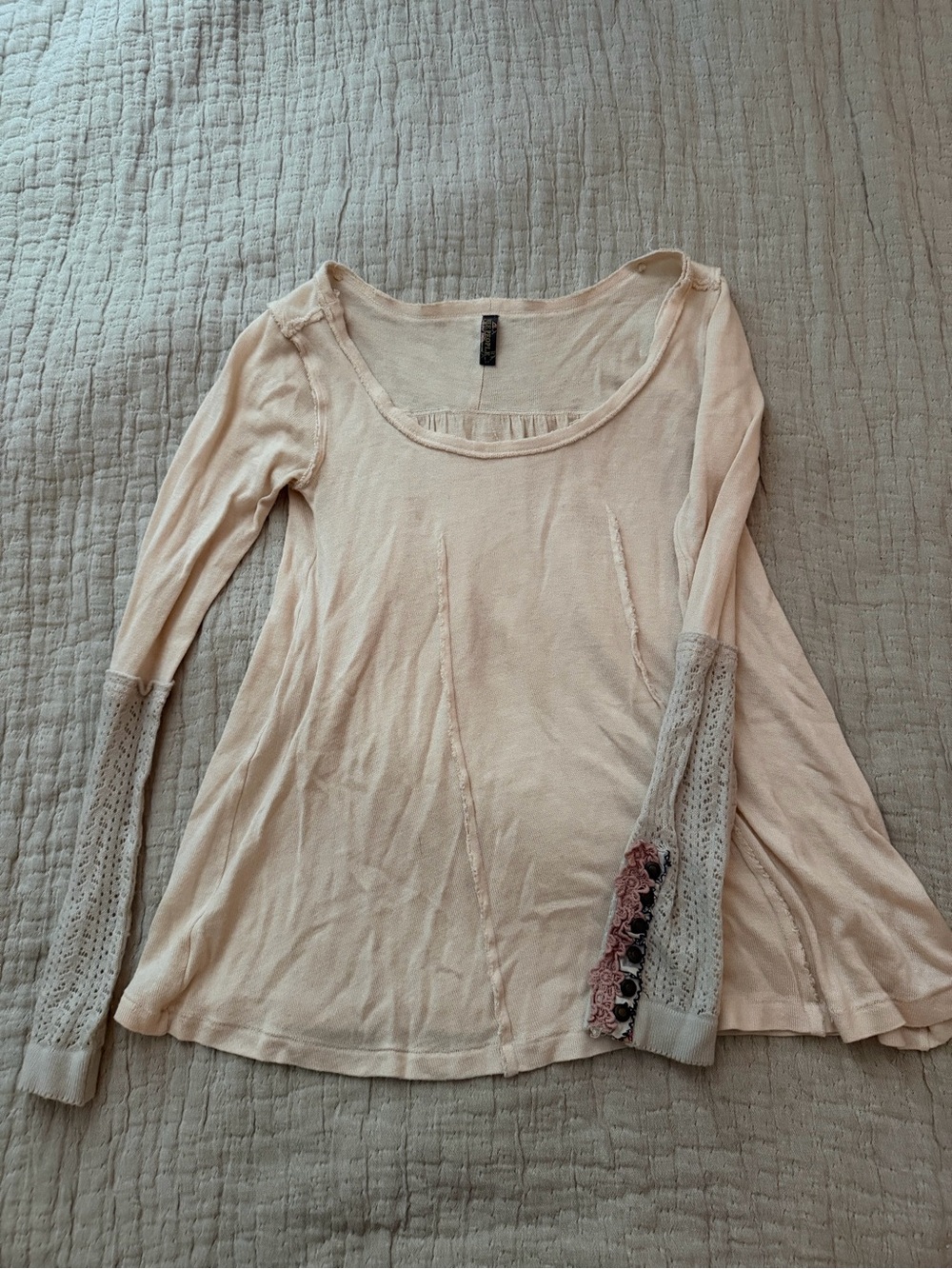 Women’s Scoop Neck Long Sleeve Top in Blush